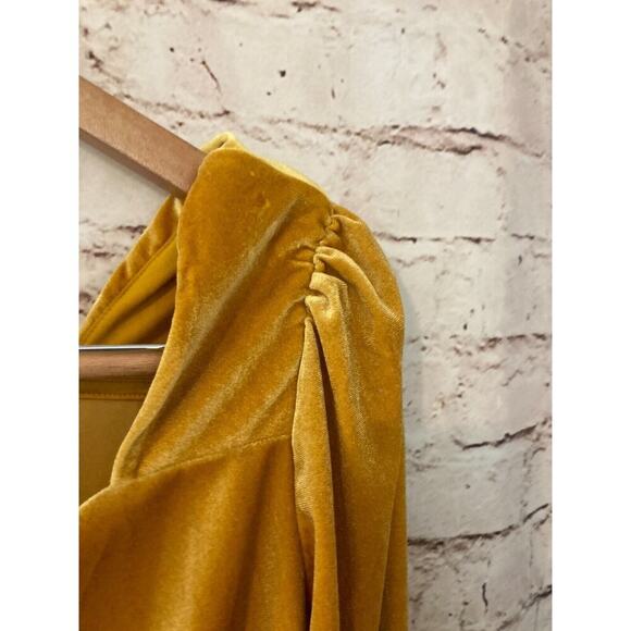 Cato Top Womens Medium Mustard Gold Velvet Cropped Ruched Boho Hippie Stretch - Picture 7 of 13